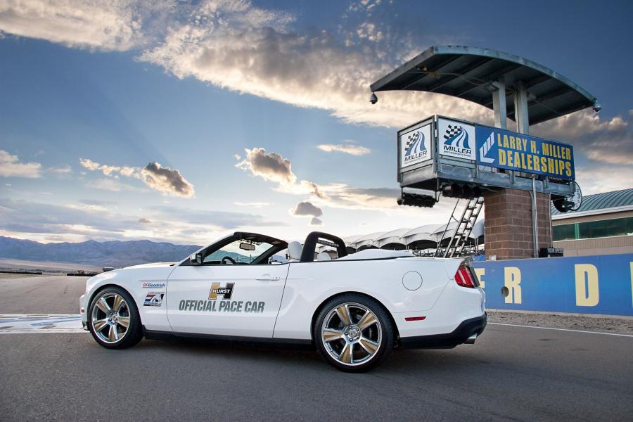  Ford Mustang Pace Car by Hurst 2010 года  (фото 3 из 3)